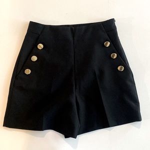 ZARA high waisted, black shorts with gold button detail. Side XS. NWOT.